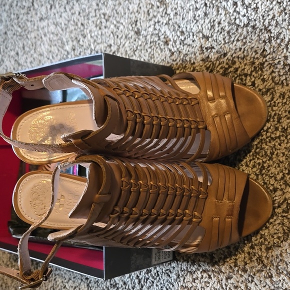Vince Camuto Women's Tan Sandals Size 9 - Picture 2 of 7